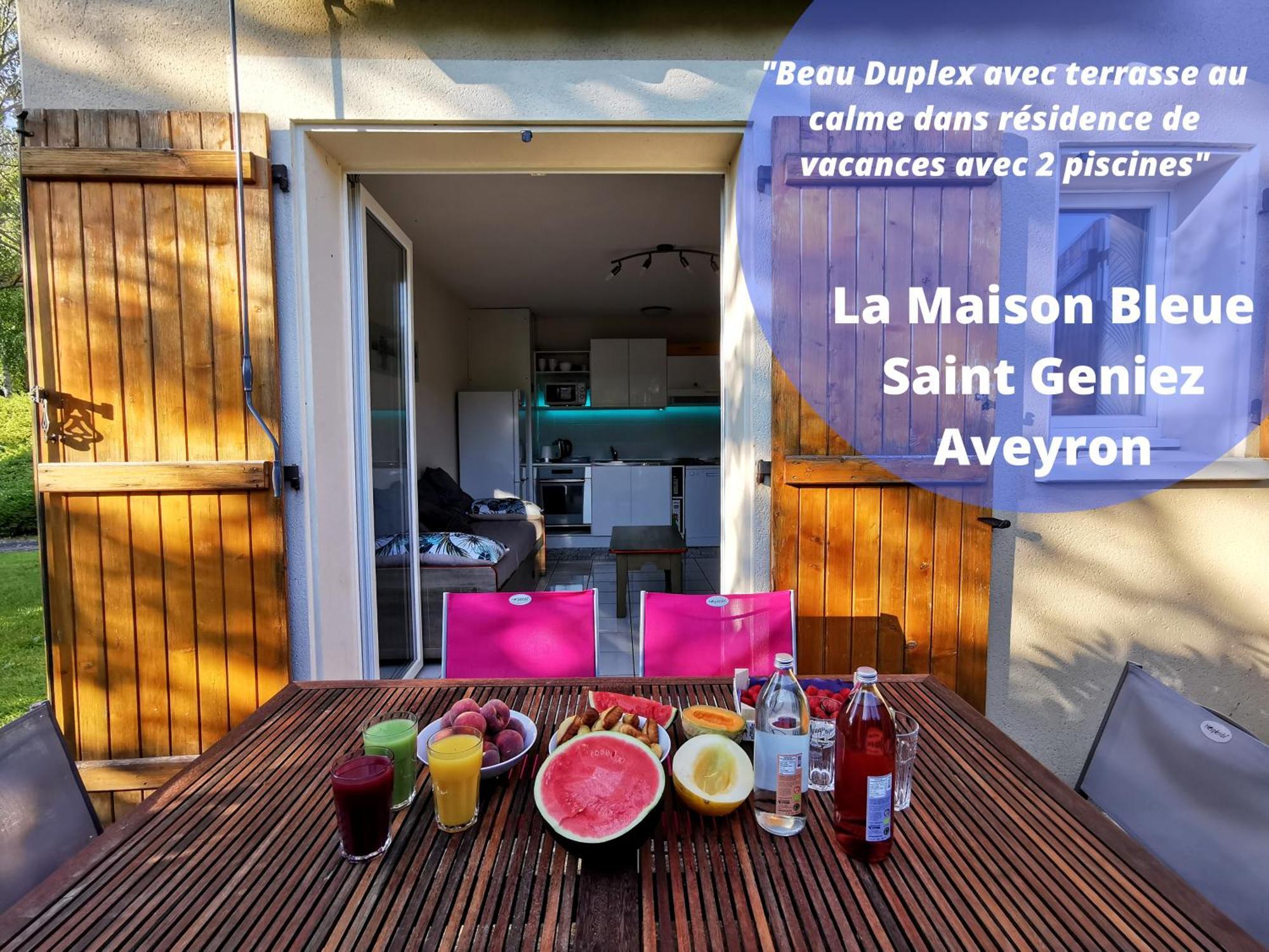 La Maison Bleue, Village Vacances, Piscine, Parking Saint-Geniez-dʼOlt Zewnętrze zdjęcie