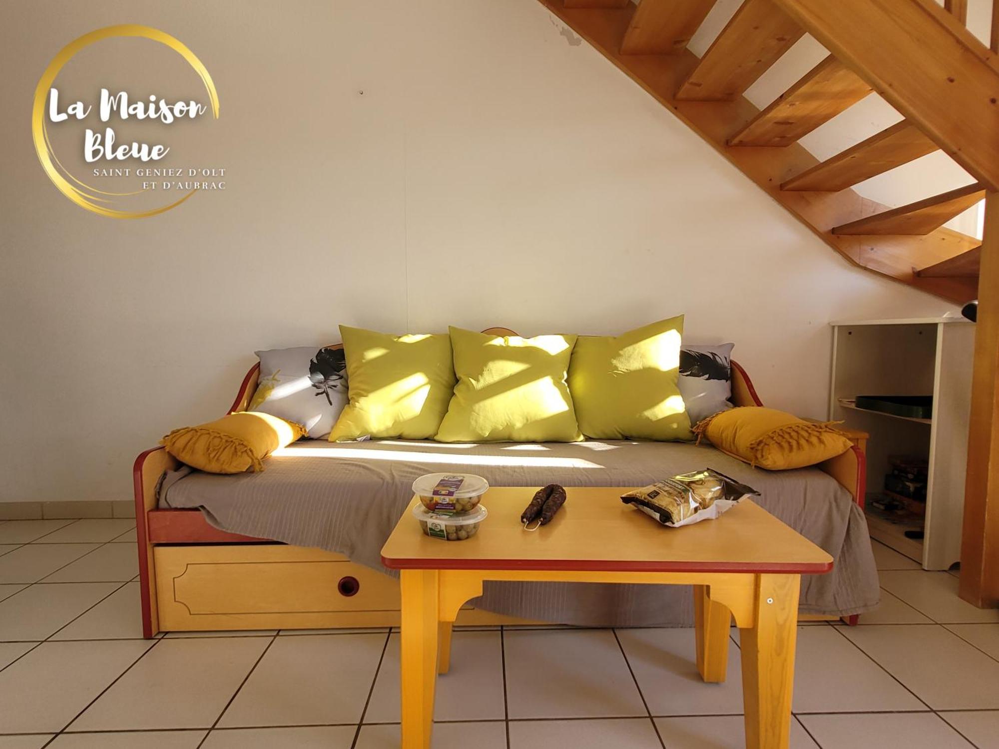 La Maison Bleue, Village Vacances, Piscine, Parking Saint-Geniez-dʼOlt Zewnętrze zdjęcie