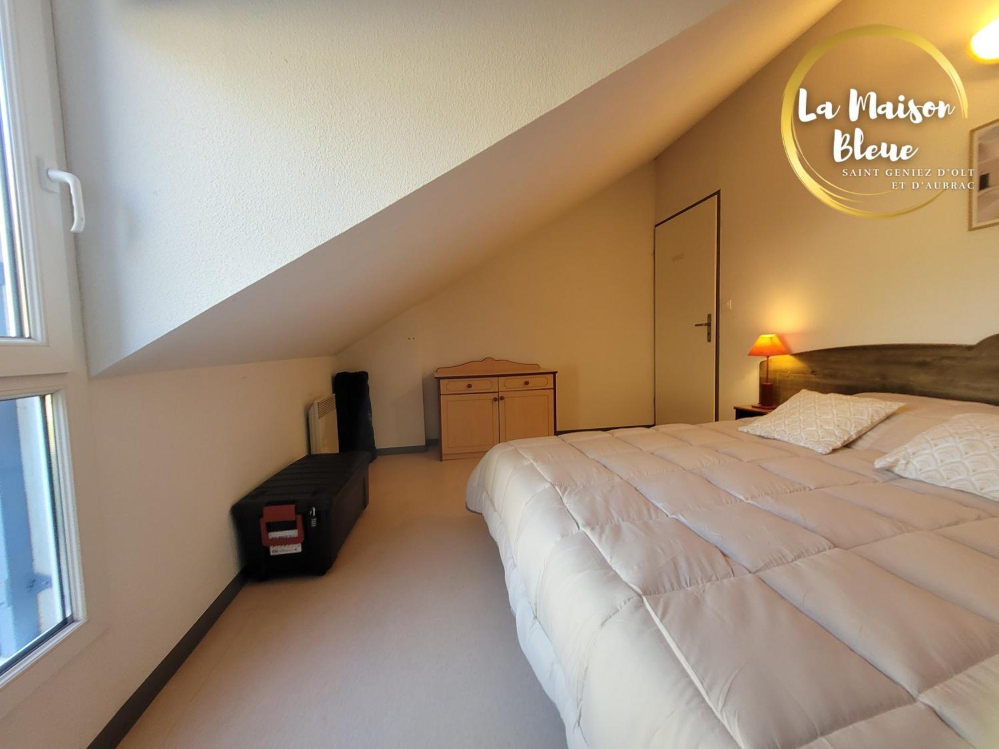 La Maison Bleue, Village Vacances, Piscine, Parking Saint-Geniez-dʼOlt Zewnętrze zdjęcie