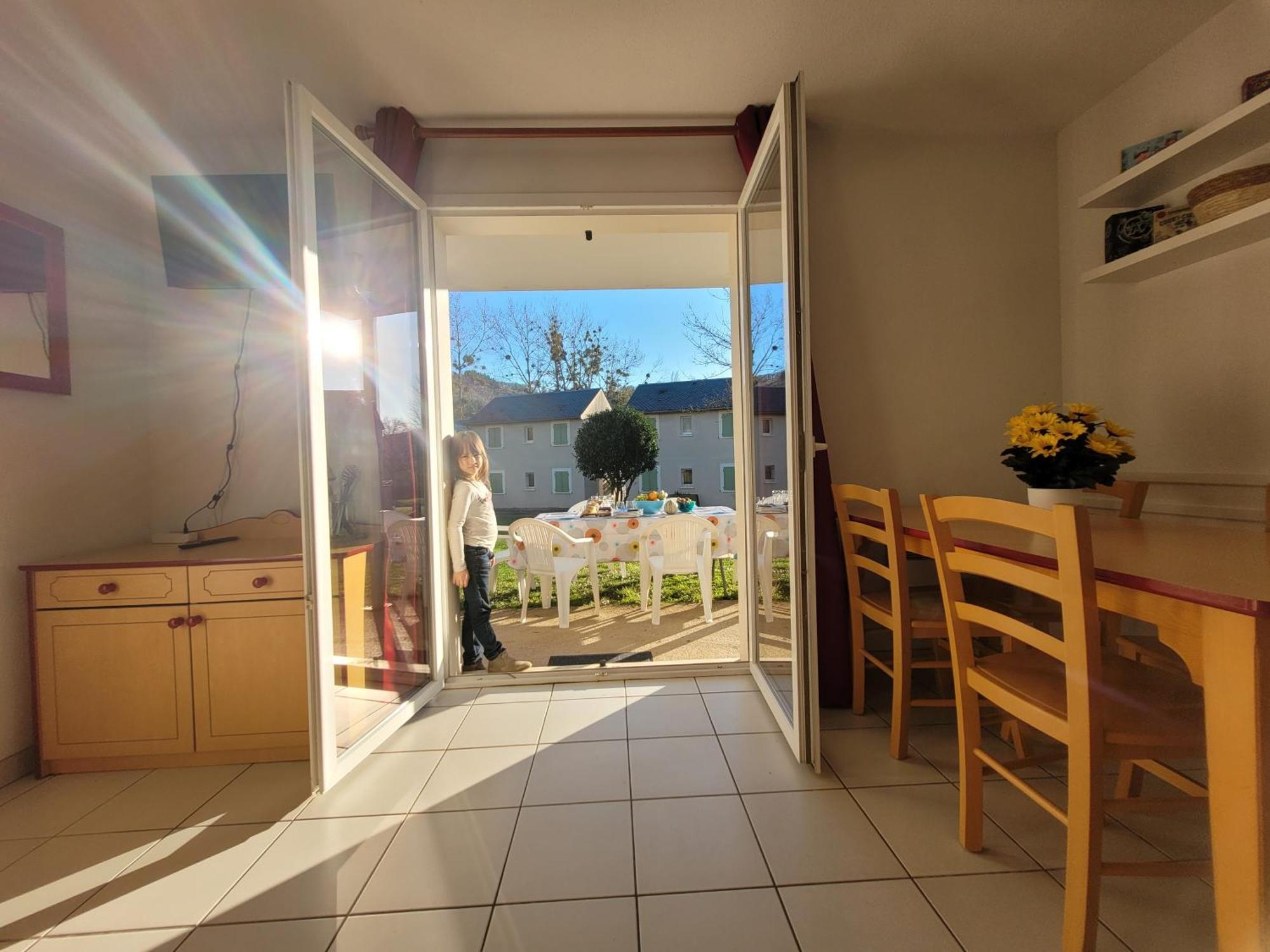 La Maison Bleue, Village Vacances, Piscine, Parking Saint-Geniez-dʼOlt Zewnętrze zdjęcie